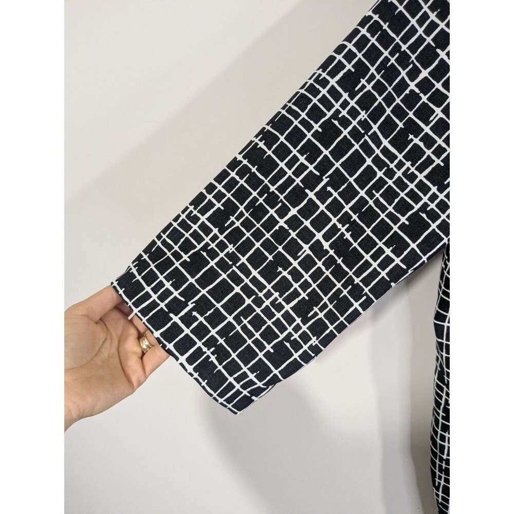 Caroline Rose Large Button Loop Over Shirt Black White Geometric Art to Wear 1X - Picture 4 of 7
